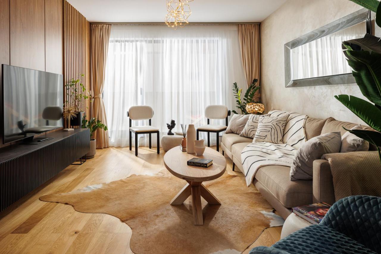 Pure Living Apartment W. Private Parking Brasov Exterior photo