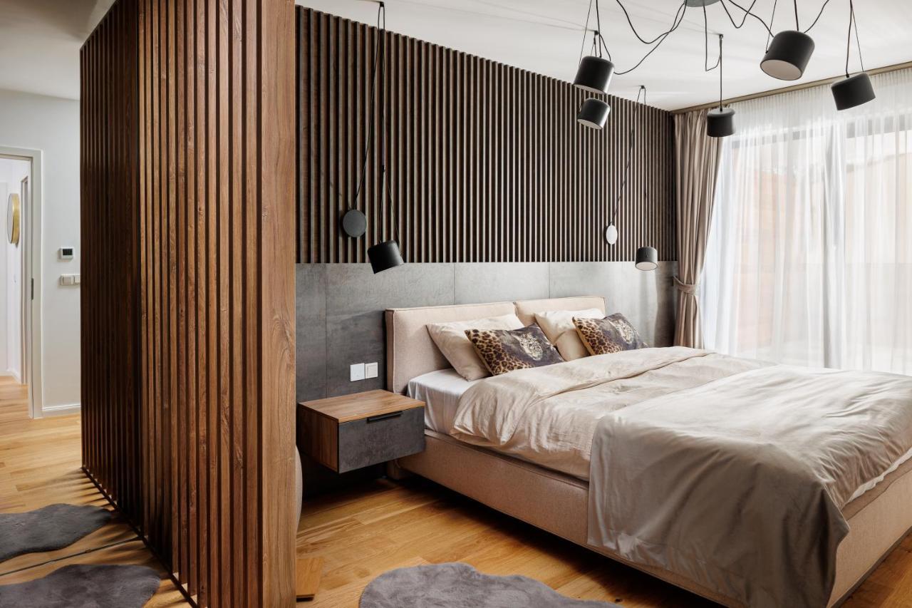 Pure Living Apartment W. Private Parking Brasov Exterior photo